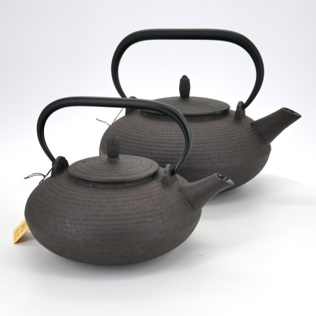 https://nipponboutique.fr/10810-medium_default/japanese-prestige-oval-cast-iron-teapot-chushin-kobo-itome-brown.jpg
