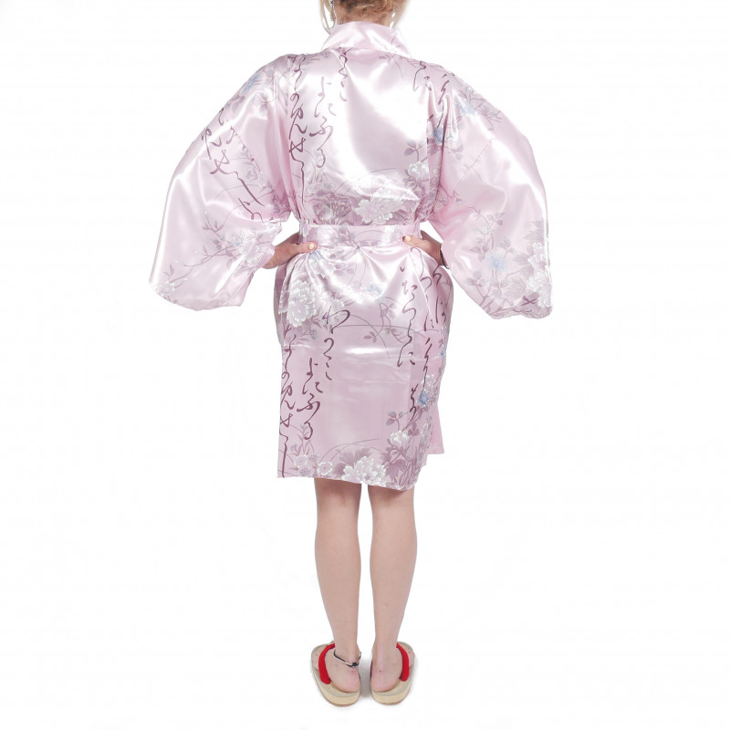 hanten kimono traditionnel japonais rose en satin poésies et fleurs pour femme