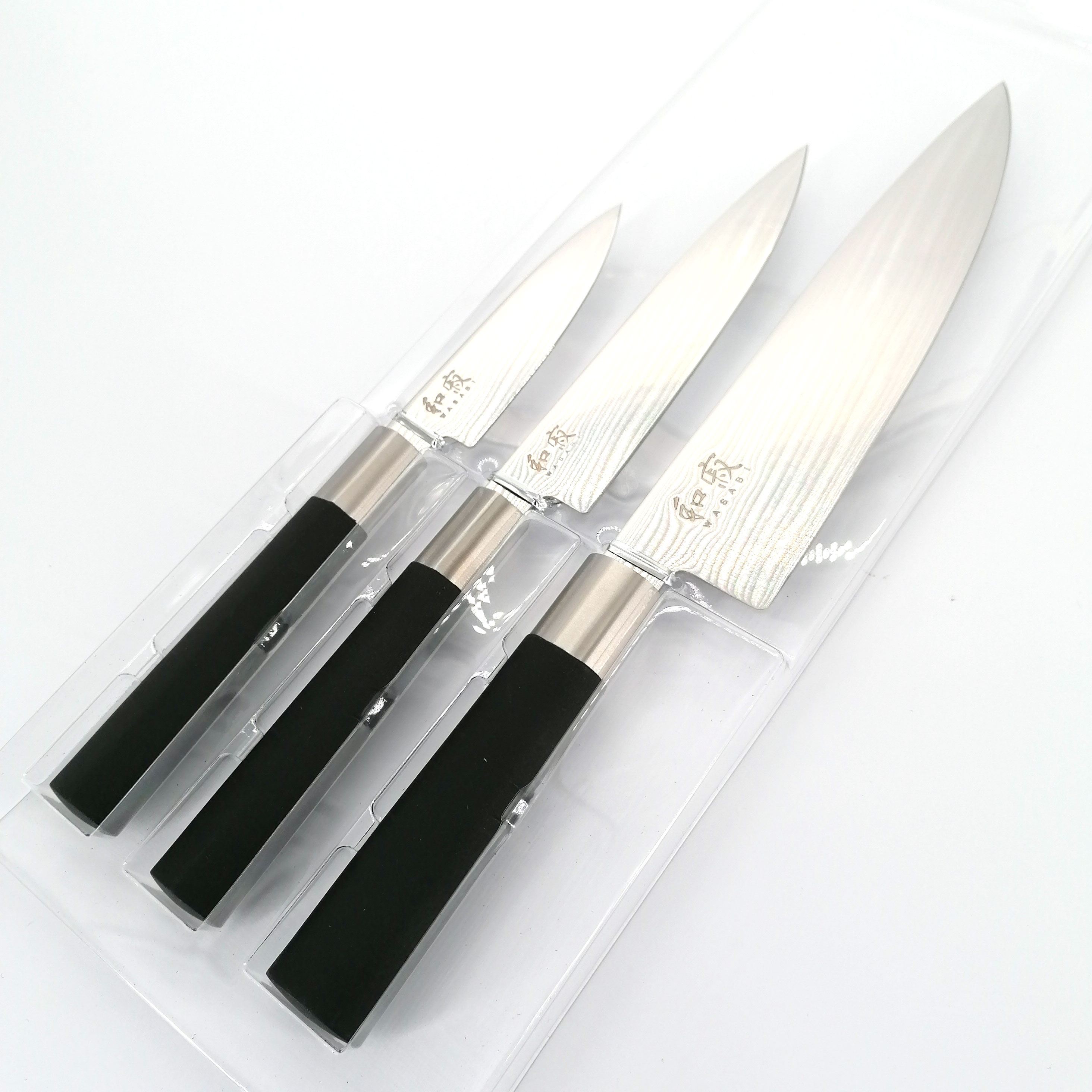 https://nipponboutique.fr/25186/set-of-3-japanese-knives-2-universal-knives-and-a-chef-knife-wasabi-black-set.jpg