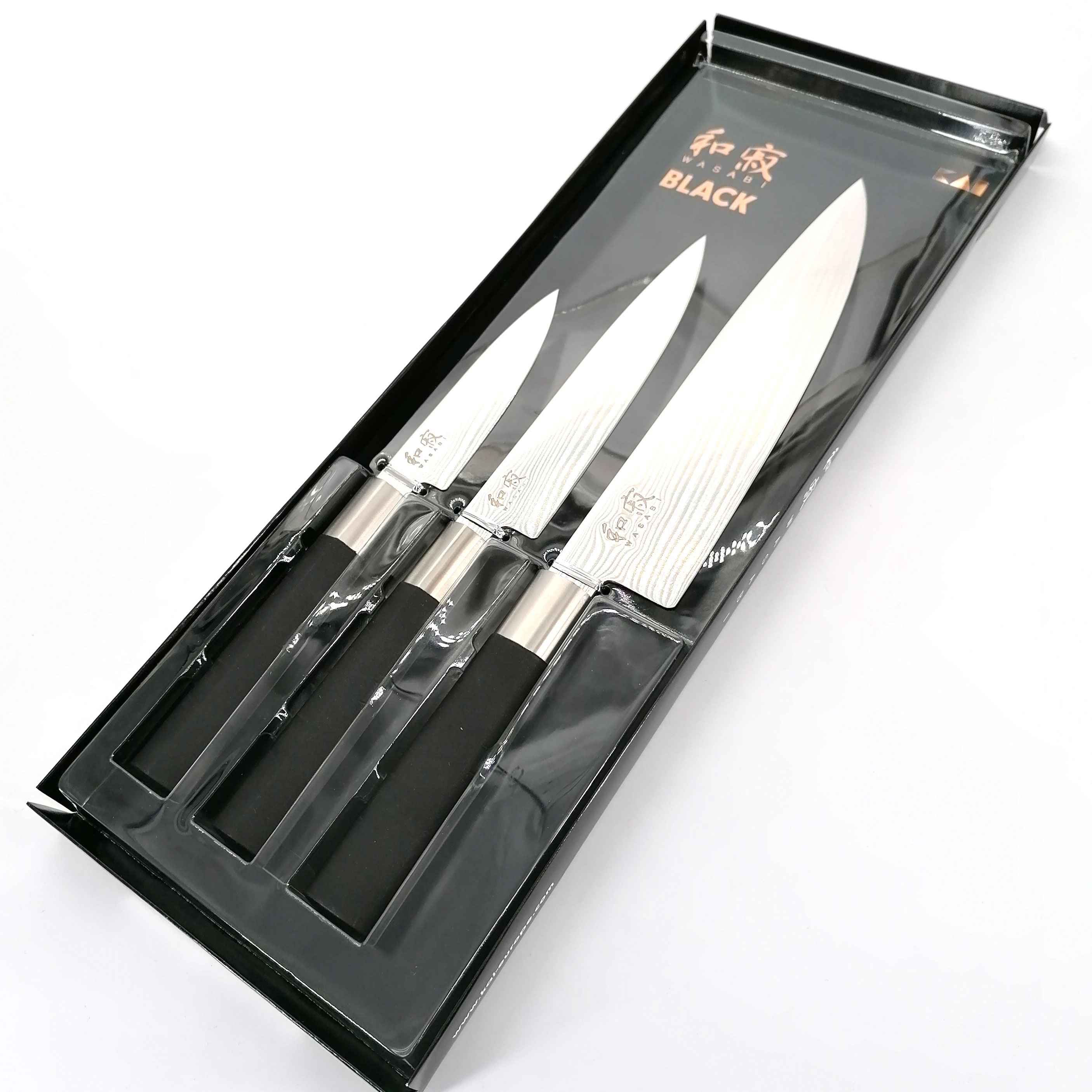 https://nipponboutique.fr/25189/set-of-3-japanese-knives-2-universal-knives-and-a-chef-knife-wasabi-black-set.jpg