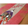 Arazzo di canapa rosa dipinto a mano con fiori di pesco e motivo bambole imperiali, TANZAKU MOMOHINA, 45x120cm