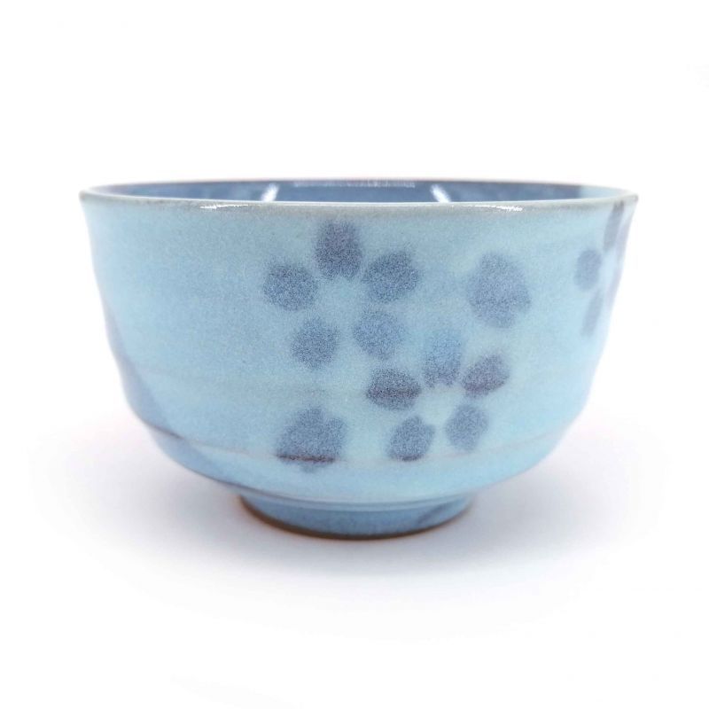 Japanische Keramik Teetasse, hellblau und Blumen - BURUFURAWA