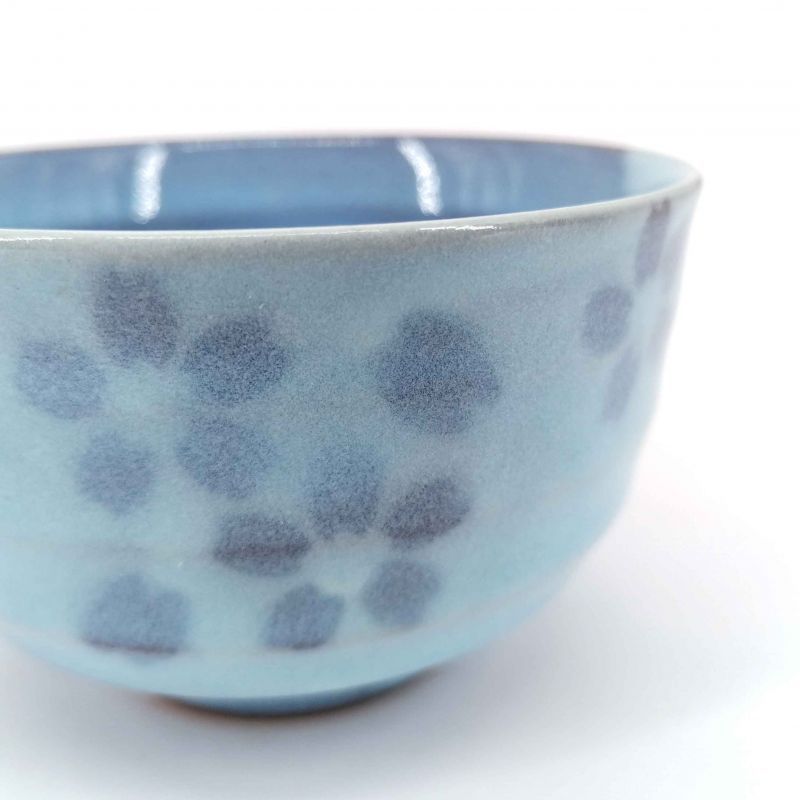 Taza de té de cerámica japonesa, celeste y flores - BURUFURAWA