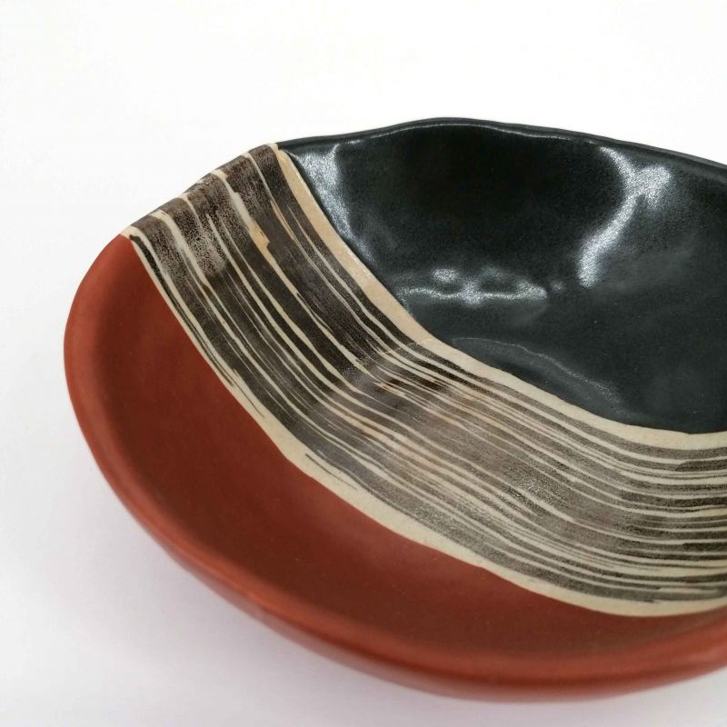 Plato japonés pequeño de cerámica marrón y rojo ladrillo - TORIKORORU