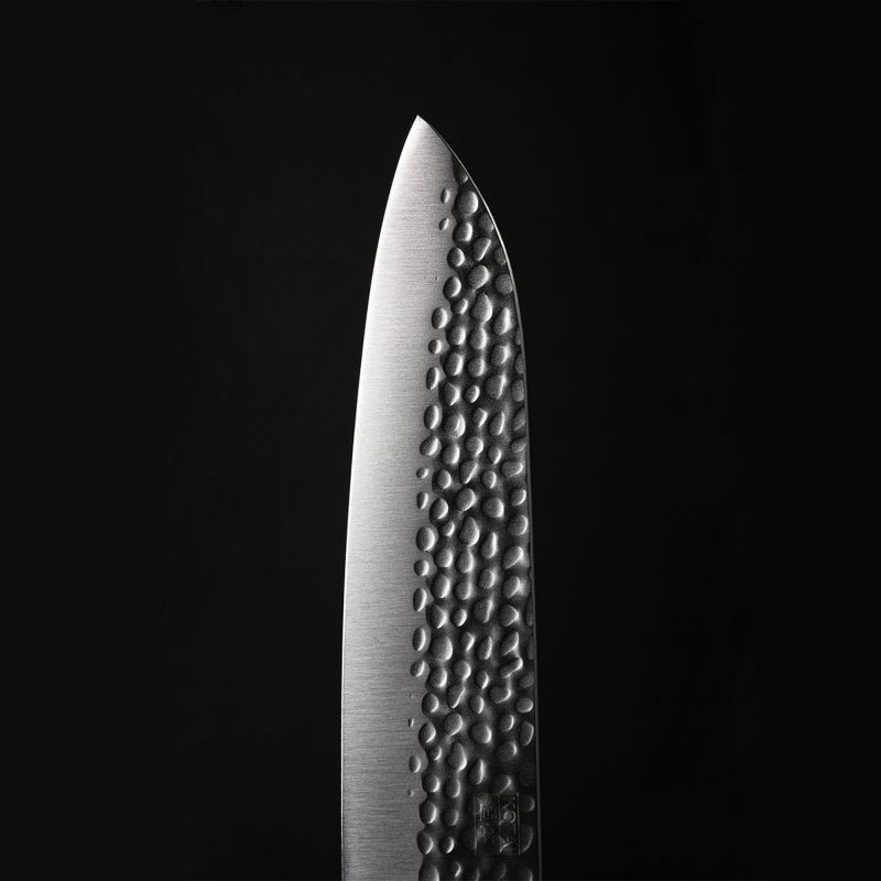 Santoku KOTAI gehämmertes japanisches Küchenmesser mit Saya und Bambusbox - Klinge 18 cm