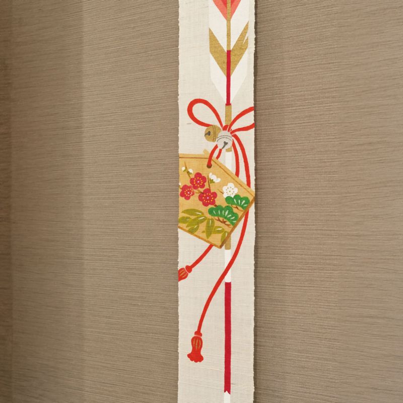 Fine Japanese tapestry in chanvre, decorative flèche et Ema, Hamaya
