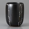 tasse noire japonaise à thé en céramique lignes de points