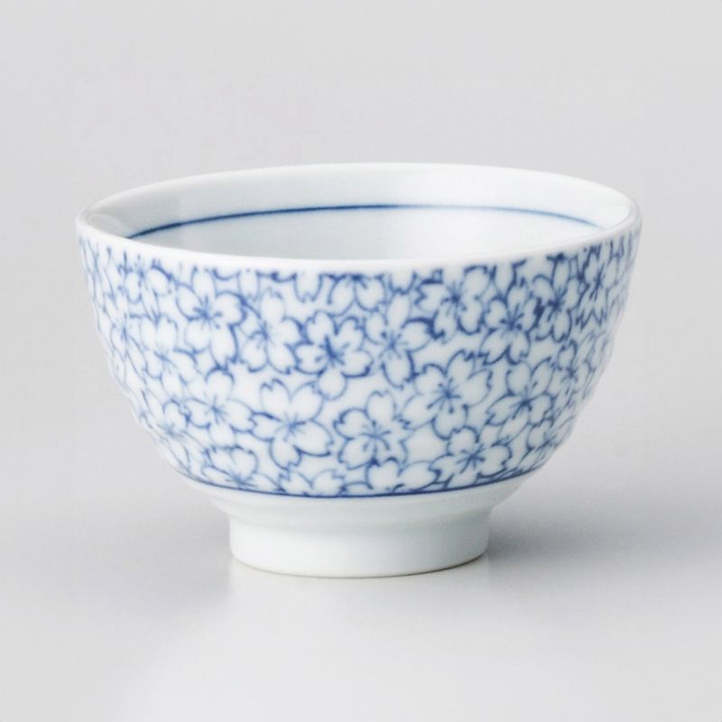 tasse traditionnelle japonaise à thé avec motifs fleurs de sakura KYÔSAKURA