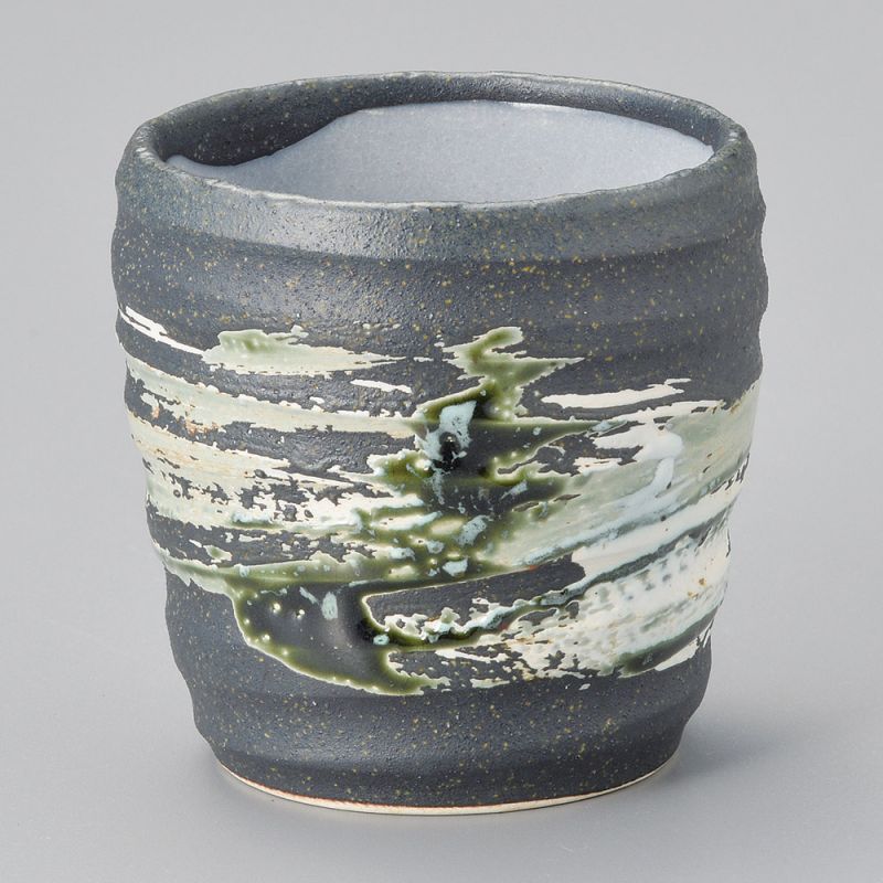 Taza de té japonesa negra de ceramica, HAKE cepillo verde