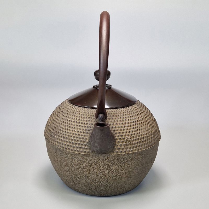 Hervidor japonés de hierro fundido con tapa de cobre, HOUJOU HARARE