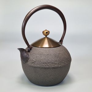 Bouilloire en fonte japonaise, noir, couvercle en cuivre, 1.5 lt, HOUJOU HARARE