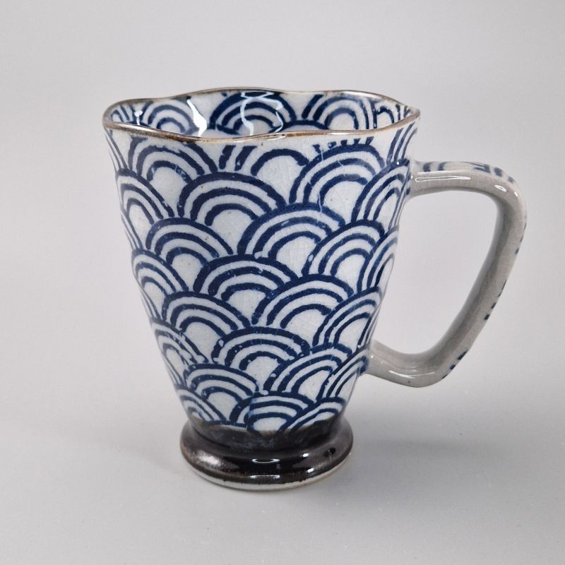 Mug japonais bleu et gris en céramique - SEIGAIHA