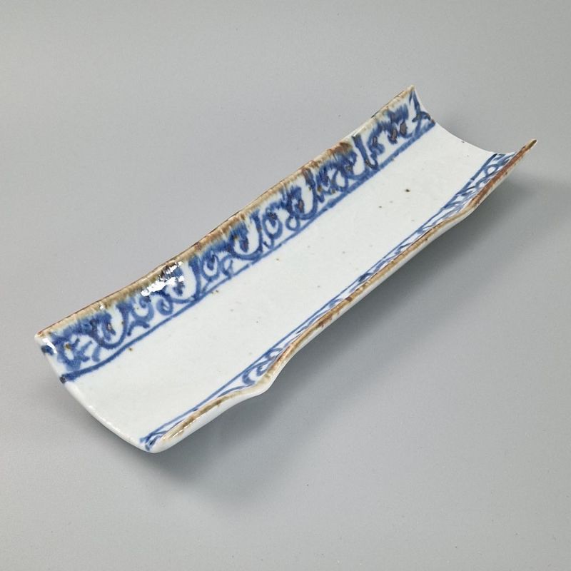 Piatto rettangolare giapponese, bianco con motivi blu, KARAKUSA