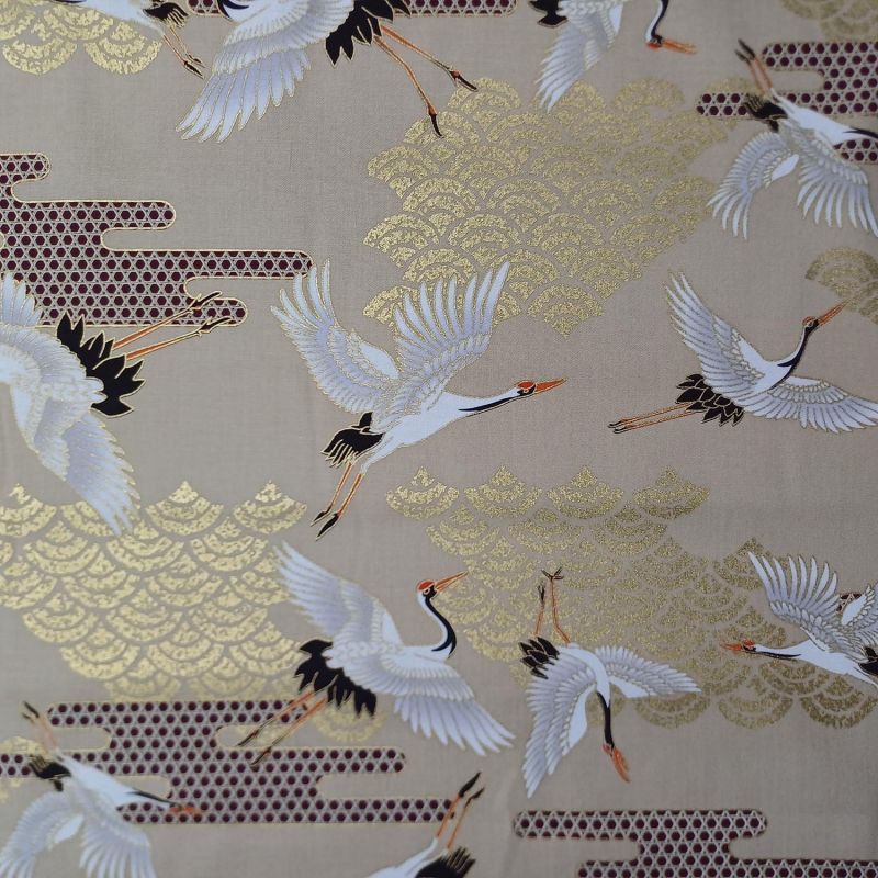 Tela de algodón japonés beige, estampado de grullas y nubes, TSURU KUMO NAMI, hecho en Japón ancho 112 cm x 1m