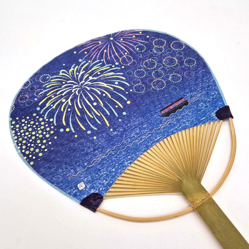 Ventaglio uchiwa giapponese non pieghevole in carta e bambù con motivo fuochi d'artificio, HANABI, 38x24,5 cm