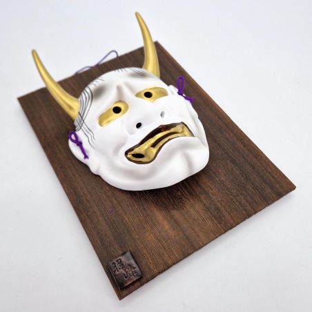 Masque nô représentant le démon vengeur, HANNYA avec un cadre en bois