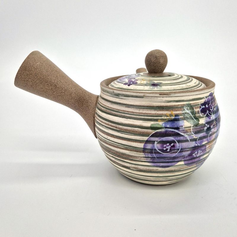 Japanische Kyusu-Teekanne aus grauer Erde mit lila Blumenmuster, Murasaki no hana, 420 cc