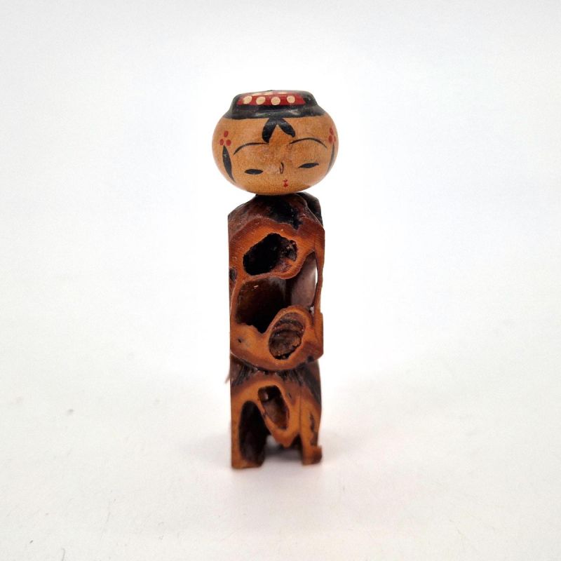 Piccola bambola giapponese in legno, KOKESHI VINTAGE