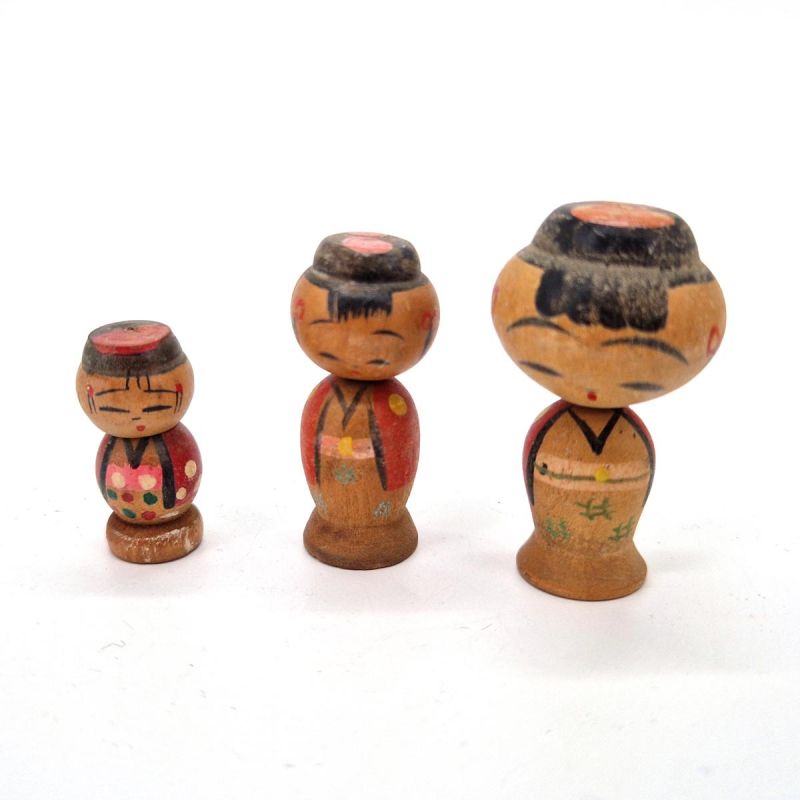 Petite poupée en bois japonaise, KOKESHI VINTAGE