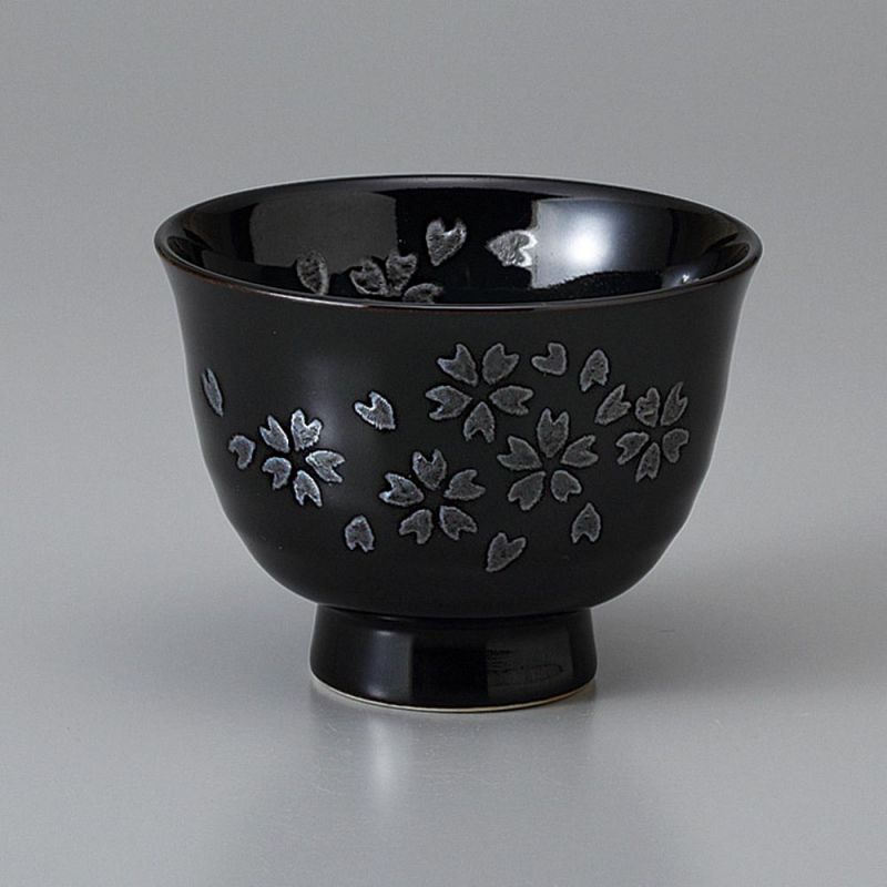 Taza de té japonesa de cerámica negra con flores Sakura - KOKUO