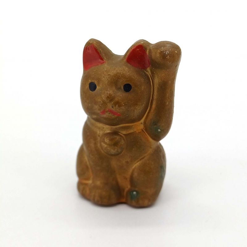 Japanese porcelain Manekineko cat figurine, 1950s