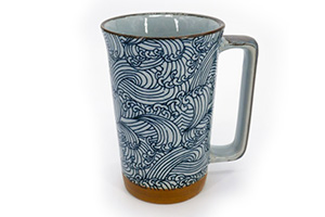 Grand mug blanc avec des motifs de vague bleu